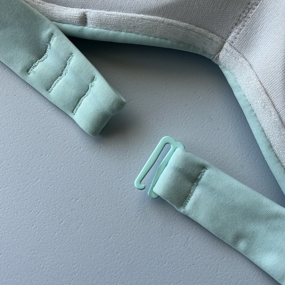 Mint Green Women's padded halter Bikini Top small - Picture 4 of 7